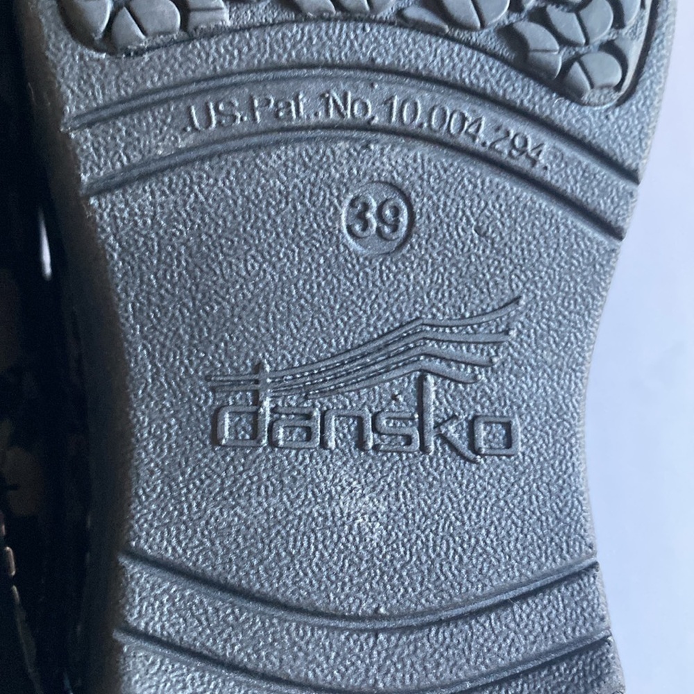 Dansko Professional clogs women’s 39 shiny camo worn once - Picture 3 of 7